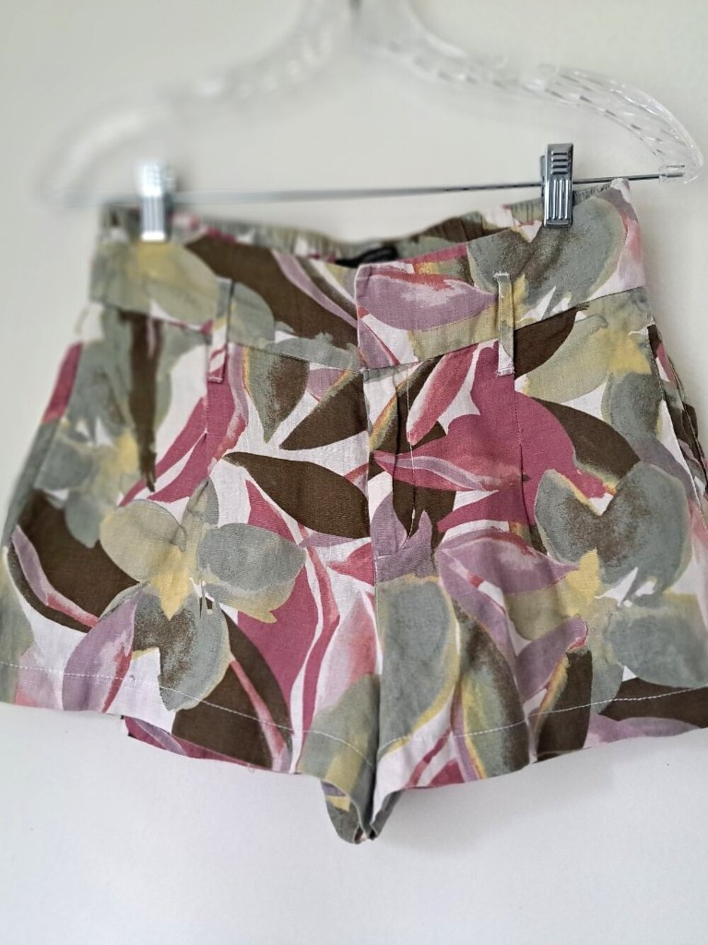 Tahari Women's Floral Shorts Side Pockets Size S Multicolor